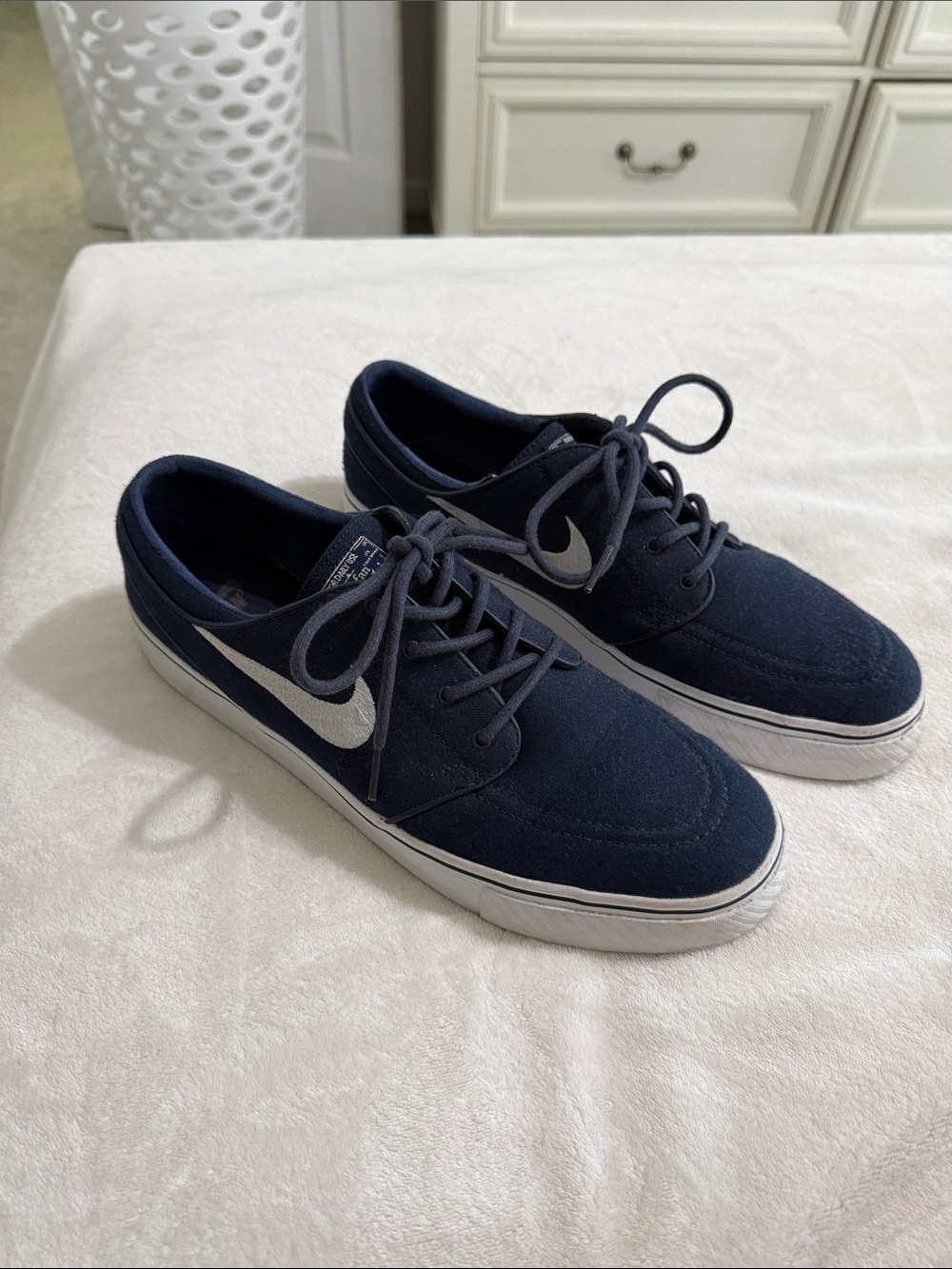 Nike Men’s Navy Canvas Sneakers with White Swoosh